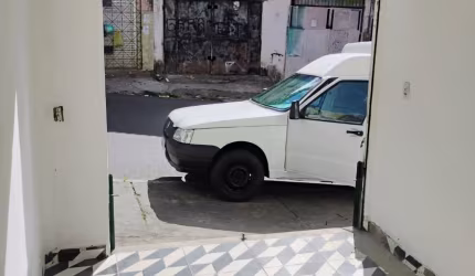 Ponto comercial para venda e aluguel com banheiro em Castelo Branco