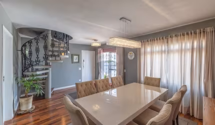 Cobertura de 183 m2 de área útil, com 3 quartos, sendo 1 suíte e 2 vagas de garagem, localizado no Brooklin Novo