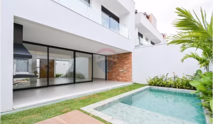 Casa maravilhosa em condomínio fechado para venda com 3 quartos, 331m²
