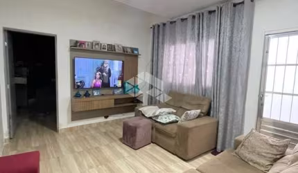 CASA ESPAÇOSA EM POÁ