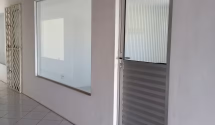 Salas Comerciais, com 20m², banheiros sociais.