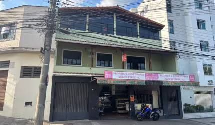Mais que uma casa: um verdadeiro universo particular pertinho do Centro!