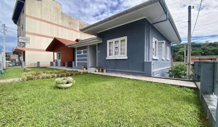 Casa para Venda em Blumenau, Água Verde, 4 dormitórios, 3 banheiros, 2 vagas