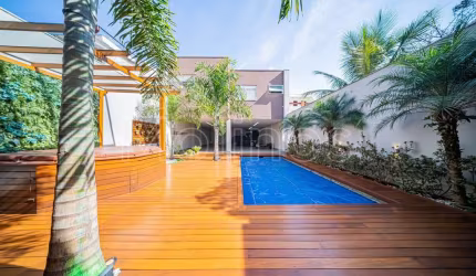 Linda casa á venda na Vila Prudente com 3 suites, Piscina, Churrasqueira, 10 vagas de garagem