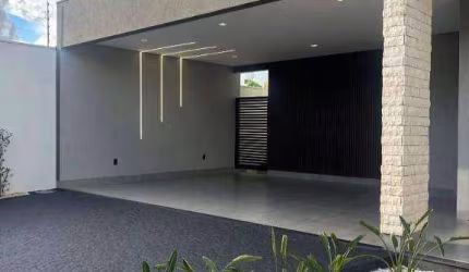 Casa linda com piscina em bairro nobre