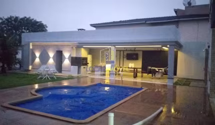Casa com dois pavimentos , alto padrão , 3 suítes, 3 salas, piscina, área gourmet no Alto da Boa Vi