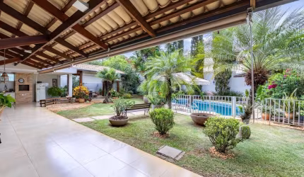 Casa com 343 m² de área construída à venda no Jardins Milão em Goiânia.