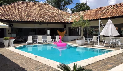 Sobrado para venda e locação, 4 suítes, 6 banheiros, 10 vagas, 578m², Chácara Granja Velha, Cotia,