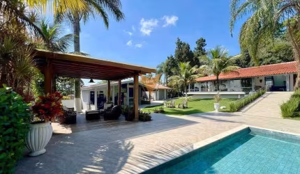 Casa à venda, Chácara das Paineiras, Carapicuíba, SP - 6 Quartos, 3 Suítes, 6 Banheiros, 5 Vagas, 6