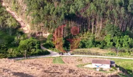 Fazenda para venda de 49 alqueires em Paraibuna.