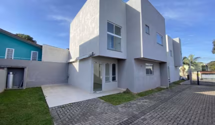 Sobrado com 3 quartos  para alugar, 90.00 m2 por R$2900.00  - Pinheirinho - Curitiba/PR