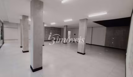 Sala Comercial Térrea para Locação Anual, 210 m², no Centro de Itajaí-SC