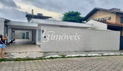 Casa à venda, 3 quartos sendo 1 suíte, 2 vagas, Bairro São João, Itajaí-SC