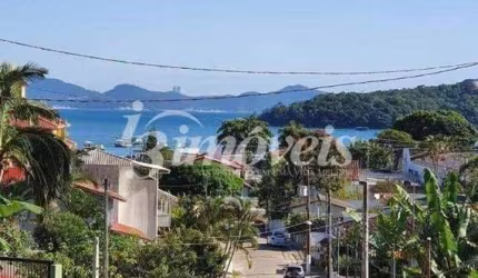 Casa mobiliada à venda, a 250m do mar, 4 quartos, 2 vagas, , área de festas e piscina, Centro, Porto Belo-SC