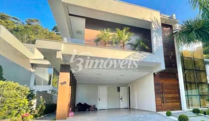 Casa à venda, 5 quartos sendo 5 suítes, 4 vagas, Condomínio Costa Verde, Bairro Fazenda, Itajaí-SC