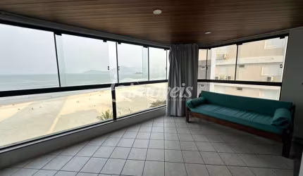 Apartamento para locação anual VISTA MAR, semimobiliado, decorado e equipado, com 3 quartos (sendo uma suíte), 2 vagas de garagem, Condomínio do Edifício Embaixador, no bairro Centro, Balneário Cambor