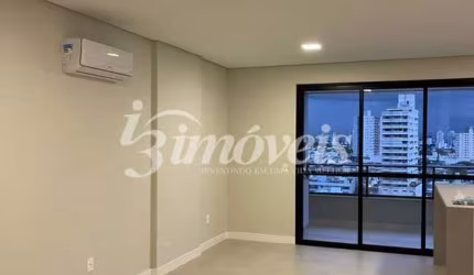 Apartamento para Venda, Semimobiliado, 3 Quartos (sendo 1 Suíte), 02 Vagas, Residencial Essenza, no Centro em Itajaí-SC