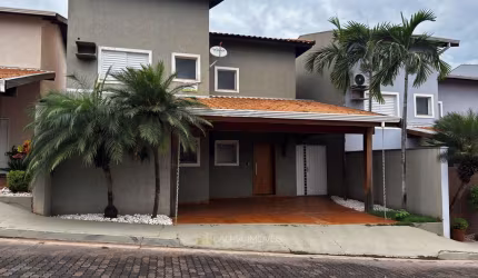 Sobrado à Venda no Condomínio Villa Pirinópolis
