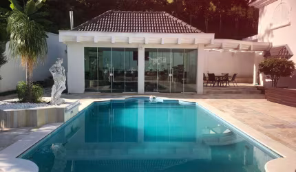 Uma belíssima mansão disponível para venda no Tamboré 1