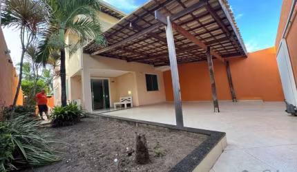 Casa com 3 quartos para alugar na Avenida Praia de Copacabana, Vilas do Atlantico, Lauro de Freitas por R$ 1.650 Por Dia