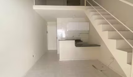Aluga-se Apart. tipo Loft 1/4 cond. fechado em Burraquinho