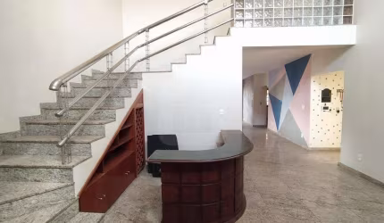 Casa Estilo Sobrado para Venda No Jardim Patrícia