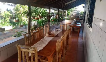Casa à Venda
