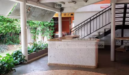 Casa Comercial à Venda