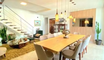 Cobertura Duplex a Venda no Bairro Centro  com 04 dormitórios, 245 m² por R$ 1.700.000