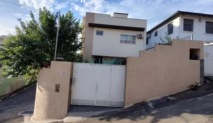 Casa com 3 quartos à venda na Rua Doutor Djalma Moellmann, 22, Centro, Florianópolis por R$ 1.000.000
