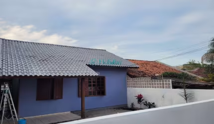 Casa com 2 quartos à venda na Servidão Dunas da Joaquina, 1, Rio Tavares, Florianópolis por R$ 790.000