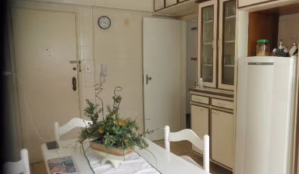 Apartamento de 2 dormitórios, sendo 1 suíte .Bairro Ponta da Praia. Santos. SP