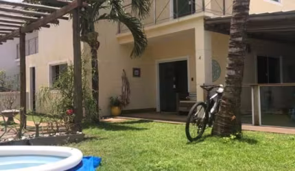 Casa à vendo no Loteamento Miragem. Porteira fechada!!!