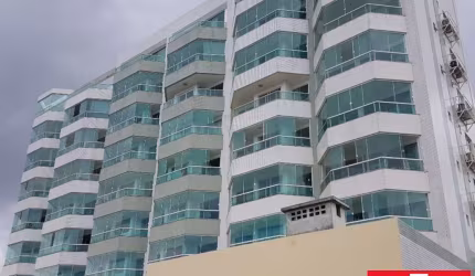 Apartamento cobertura em Buraquinho.