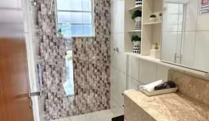 Casa à venda na Estrada Luiz Mário da Rocha Lima, Austin, Nova Iguaçu - RJ