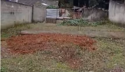 Terreno à venda na Rua Luiz Vicente Gonzaga, Mantiquira, Duque de Caxias - RJ