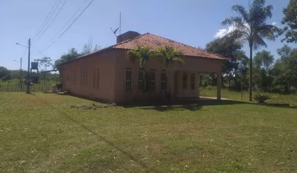 Aluga-se chácara residencial na região do Distrito Industrial