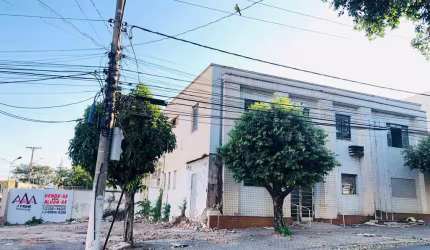 Esquina  comercial de esquina na Av. 15 de novembro Porto