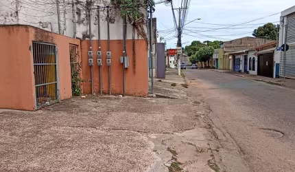 Vende-se Barracão Comercial no bairro Areão