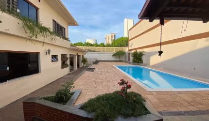 Sobrado Centro Região nobre de Cuiaba ideal para Clinicas