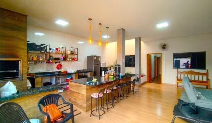 Linda Casa e Área de Lazer