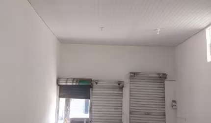 Loja
Rua Principal, próximo a escolas, comercio, ponto de ônibus 
