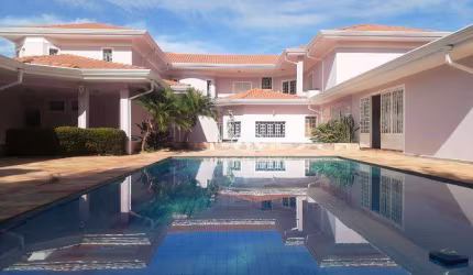 Casa de Alto Padrão em excelente localização na Zona Sul da Cidade de Ribeirão Preto -SP. Área de terreno com 1.279,20m².