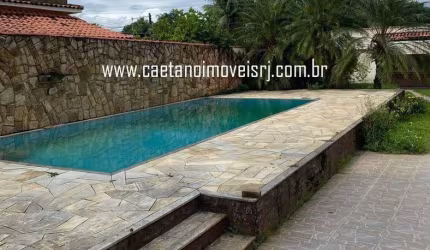 Casa C/ Fino Acabamento e Quintal Grande