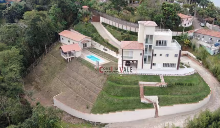 Linda propriedade com acesso privativo para a represa.