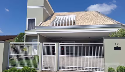 Casa para Venda em Joinville, Boa Vista, 11 dormitórios, 2 suítes, 8 banheiros, 4 vagas