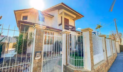 Casa com 4 dormitórios à venda, 255 m² por R$ 2.200.000,00 - Capoeiras - Florianópolis/SC