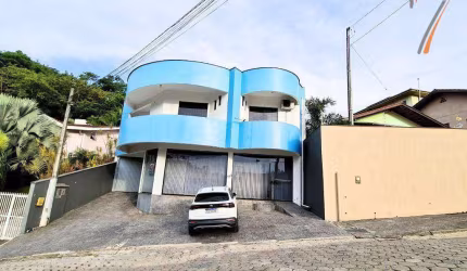 Casa com 3 dormitórios à venda, 430 m² por R$ 900.000,00 - Badenfurt - Blumenau/SC
