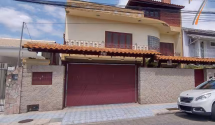 Casa com 4 dormitórios para alugar, 216 m² por R$ 7.656,00/mês - Balneário - Florianópolis/SC