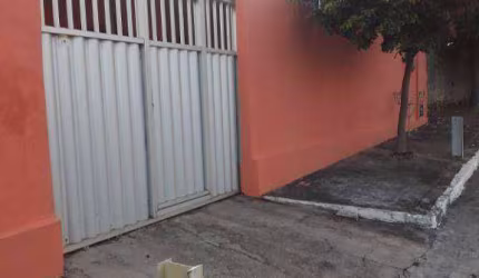 Casa com 270m² de área total em Emaus